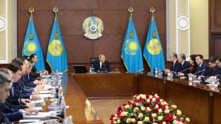 Назарбаев Қаржы министрiне мемлекеттiк қарызды бақылауды тапсырды