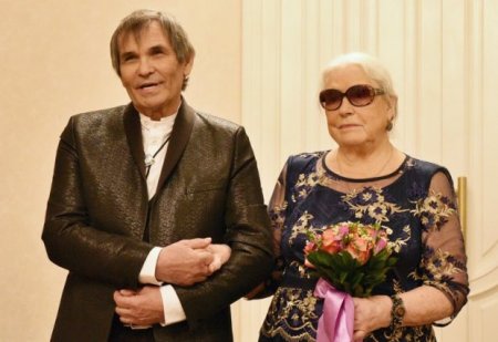 Бари Алибасов 80 жастағы актрисамен некесін қиды