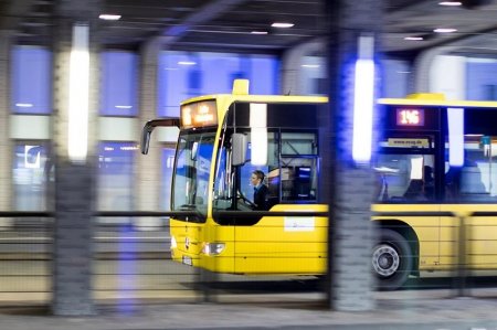 Германияда автобустағыларды құтқарған жолаушы қоғамдық көлікте өмір бойы тегін жүретін болды