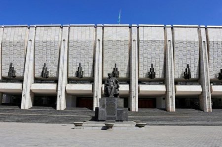 Әуезов театрына «Ұлттық» мәртебесі берілді