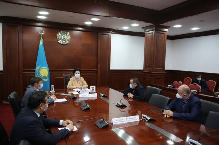 Өзбек делегациясы теңіз ұлтанына сексеуіл егуге мүдделік танытты
