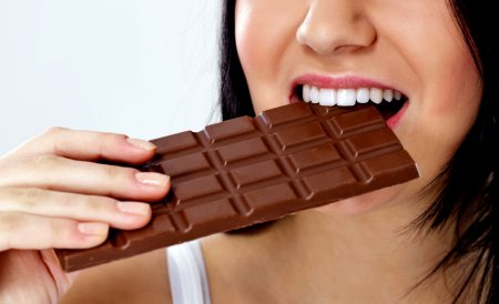 Неге біздің шоколад жегіміз келе береді?