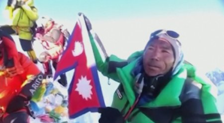 Эвересті бағындырған Непал азаматы әлемдік рекорд орнатты
