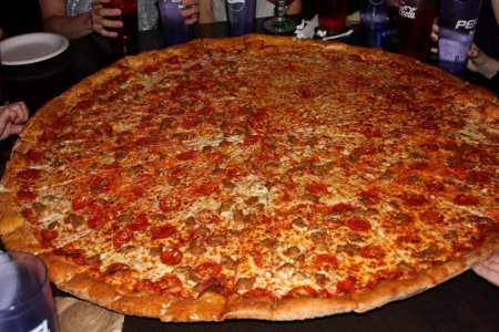Әлемдегі ең үлкен пицца пісірілді