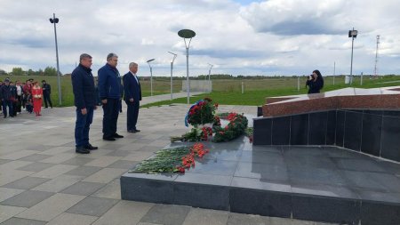 Ресейдегі қазақстандық дипломаттар Жеңіс күні қарсаңындағы еске алу шараларына қатысты