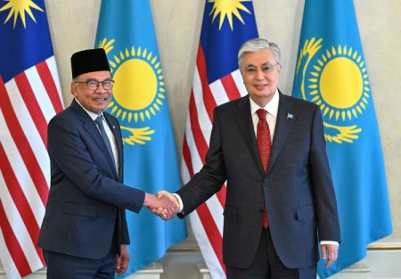 Мемлекет басшысы Малайзия Премьер-министрімен кездесті