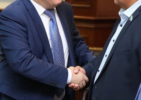 Әрбір мансап төменгі лауазымнан басталып,  барлық басқару баспалдақтарынан өтуі тиіс