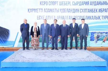 Көгалдағы хоккейден республикалық турнирдің ашылу салтанаты өтті