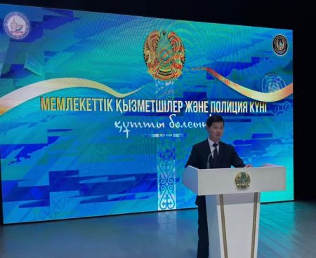 Мемлекеттік қызметкер ант қабылдады