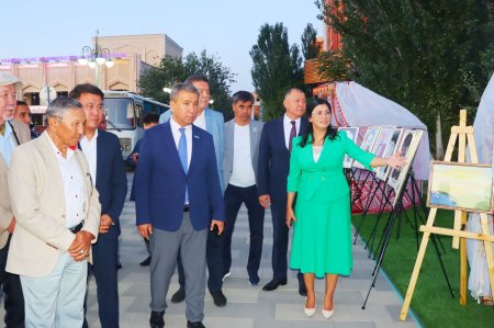 Алыптарға алтын бесік болған Сырдария өнерпаздарының Қызылорда қаласы тұрғындарына мерекелік тартуы