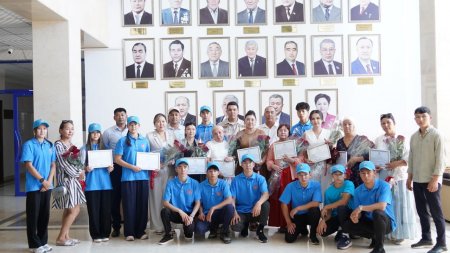 ХІ «Айбын» Халықаралық әскери-патриоттық жастар жиынына қатысқан жас сарбаздықтардың ата-аналарына құрмет көрсетілді