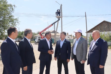 ҚР парламенті сенатының депутаттары Қалжан ахун ауылында атқарылып жатқан жұмыстармен танысты