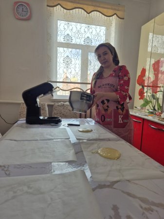 Тәттісі тіл үйіретін келіншек