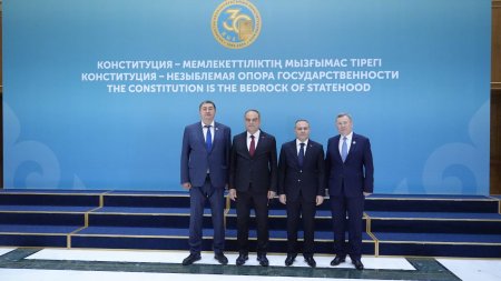 Астанада 15 елдіңконституциялық сот судьяларыныңқатысуыменбейбітшілік пен құқыққанегізделгенболашақтақырыбында диалог өтті