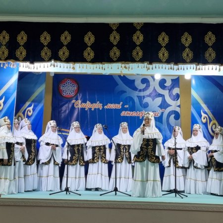 «Ару ана» – сахна төрінде