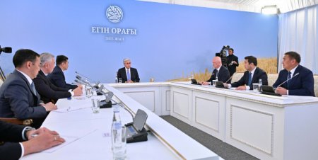 Президент Қасым-Жомарт Тоқаев егін жинау науқанына арналған кеңес өткізді