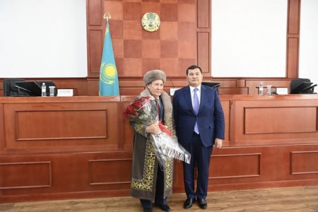 Аймақ басшысы ел ағасы Оразғали Бекпановты 85 жас мерейтойымен құттықтады