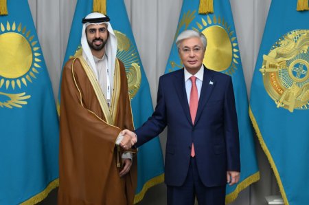 Мемлекет басшысы БАӘ Жасанды интеллект мәселелері жөніндегі мемлекеттік министрімен және Абу Даби Денсаулық сақтау департаментінің төрағасымен кездесу өткізді