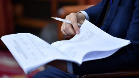 ЛГБТ насихатына тыйым: Сенат заңды бірінші оқылымда мақұлдады