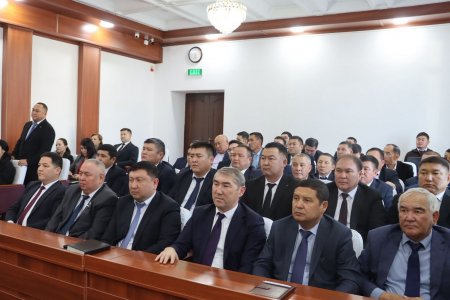 Кадрлық өзгерістер таныстырылды және шағын және орта бизнесті дамыту мәселесі қаралды