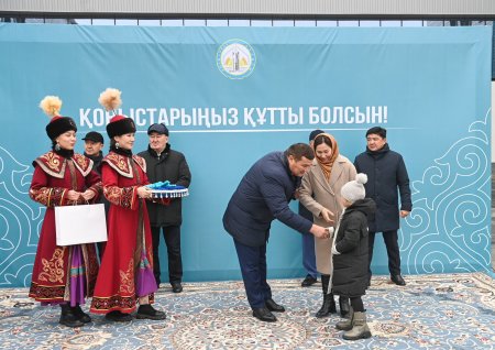 Қызылордалықтар жаңа жыл қарсаңында жаңа пәтер кілтін алды