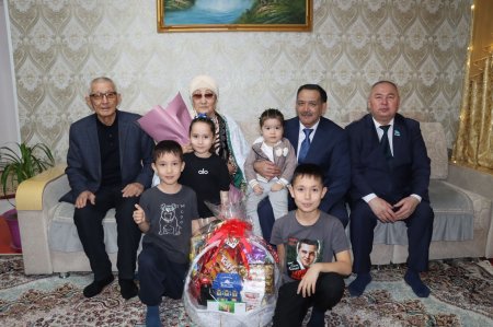 Аудан әкімі ардагерлерді жаңа жылмен құттықтады