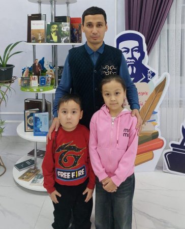 Келешекке кемел біліммен немесе 24/7 жұмыс істейтін кітапхана