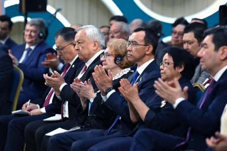 Президент Ассамблея мен Ұлттық құрылтай орнына Халық кеңесін құруды ұсынды