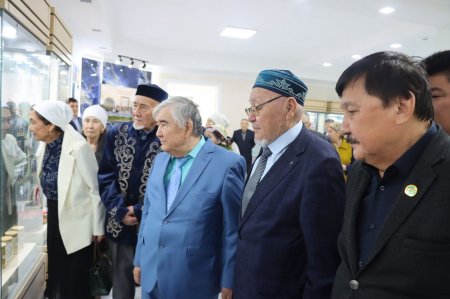 Адамгершілікті дәріптеген ақын