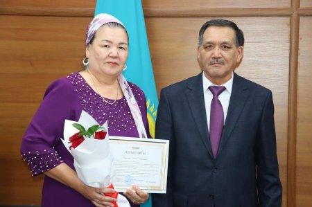 Сайлау жүйесі ардагерлері мен қызметкерлерін кәсіби мерекемен құттықтады