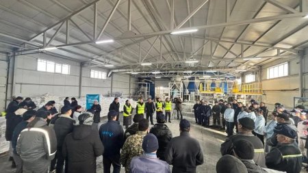 «Ассоль» тұз зауытында жаңа Конституция жобасы талқыланды