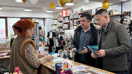 Экспромт-кездесу: коалиция мүшелері Ата Заң жобасын түсіндірді