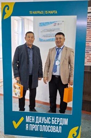 Барлық референдум учаскелерінде алғашқы дауыс берушілерге арнайы сыйлықтар берілуде