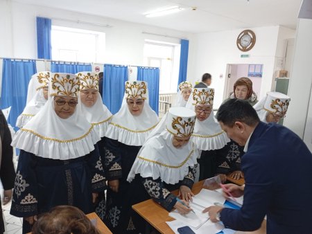 «Ару ана» әжелер ансамблі дауыс берді