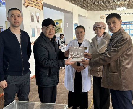 Референдум аясында отбасы болып дауыс берді