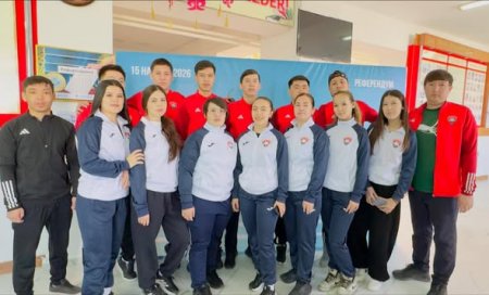 «Қайсар» көгалдағы хоккей клубының спортшылары референдумда дауыс берді