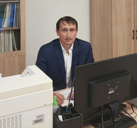 Сауатты маман саланың жүгін арқалайды