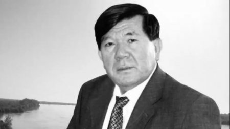 Тракторшыдан мінберге дейін: Мұхтар Шахановтың өмір жолы