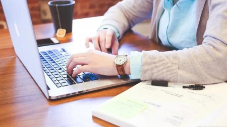 Неліктен жастар экономикадағы қарапайым салаларға көбірек кетіп жатыр