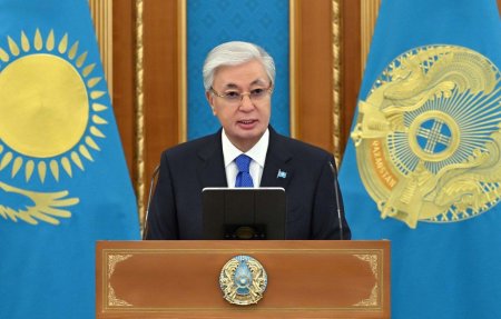 Мемлекет басшысы бүгінгі таңда армияны заман талабына сай нығайтып, еліміздің қорғаныс қабілетін арттыруға қажетті барлық шара қабылданып жатқанына назар аударды