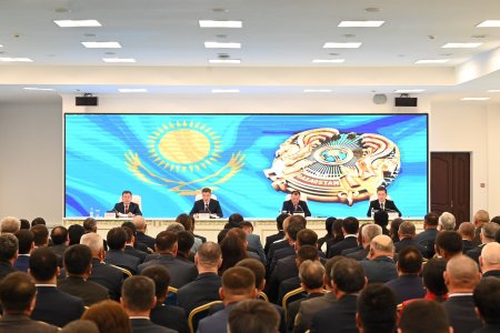 Мемлекет басшысының тапсырмасы бойынша Олжас Бектенов Қызылорда облысының активіне өңірдің жаңа әкімін таныстырды
