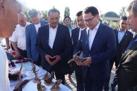 Кітап керуені құндылықтарды дәріптеуге бастайды