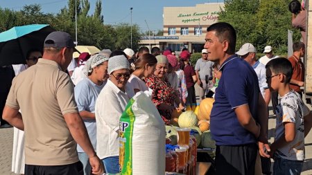 Жаңақорғанда Құрылтай сайлауы күні азық-түлік өнімдерінің жәрмеңкесі өтіп жатыр