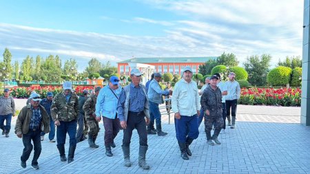 Күрішшілер бір мезетте дауыс берді