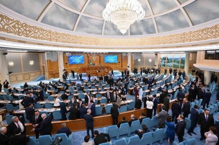 Құрылтайдың алғашқы отырысы басталды