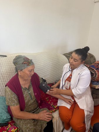 Ардагерлерге медициналық көмек көрсетілді