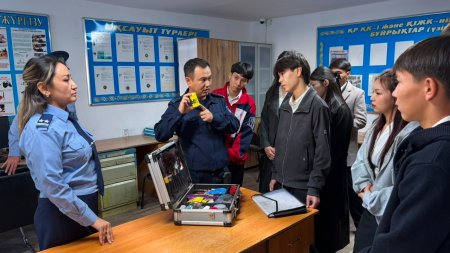 Қызылордалық полицейлер студенттерге ашық есік күнін өткізді