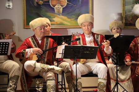 "Сұлу сырдан сазды сәлем": Бейжің аспанында қазақ әні қалықтады